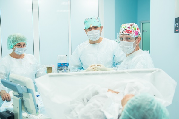 Проведение лазерных процедур на венах во время менструации в нашей клинике