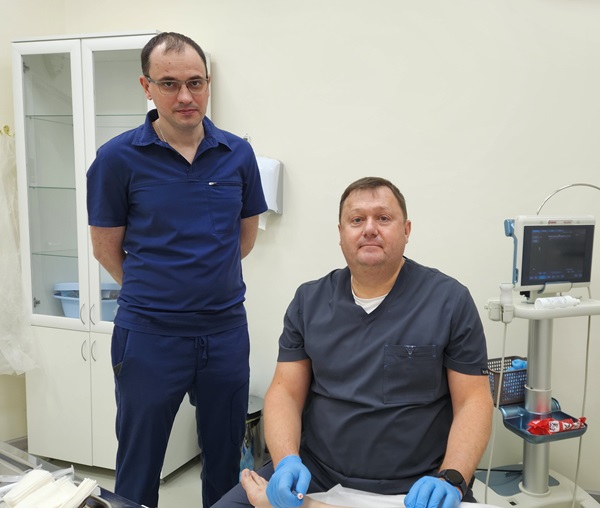 Флеболог Уфимцев Владимир Сергеевич и Семенов А.Ю. в процедурной «МИФЦ» на мастер-классе по эстетической флебологии