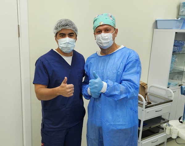 Флеболог Сайимов Форид Яхшимурадович в операционной Центра Флебологии доктора Семенова А.Ю.