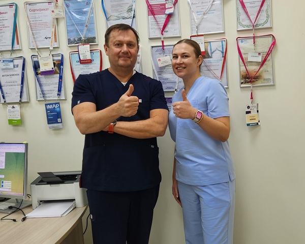 Хирург флеболог Расторгуева П.А. из Курска с Семеновым А.Ю. после мастер-класса