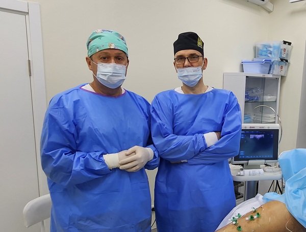 Флеболог Ивакин Виктор Васильевич в операционной Центр Флебологии доктора Семенова А.Ю.