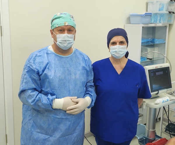 Semenov Artem Yurievich with a cardiovascular surgeon from Moscow in the MIFC operating room