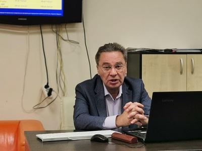 Станислав Геннадьевич Леонтьев читает лекцию флебологам «МИФЦ»